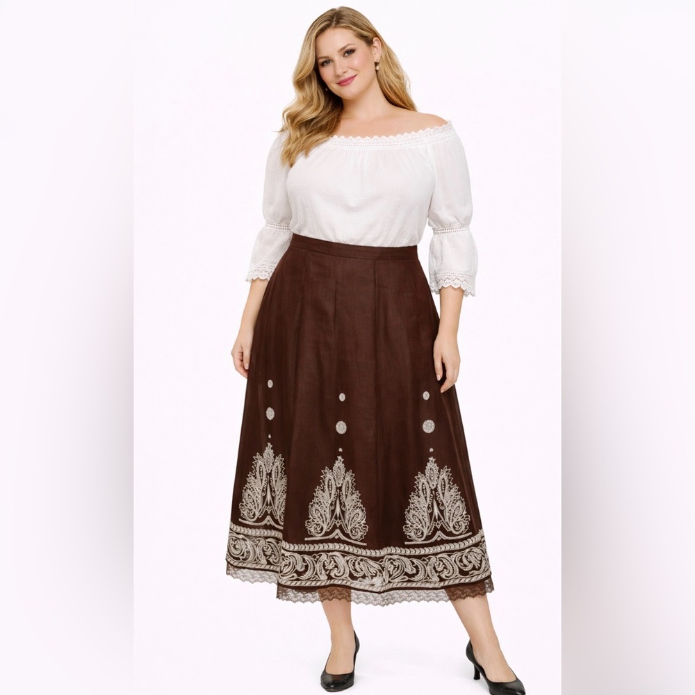 Waist 17” Elegant Brown and White Embroidered Skirt